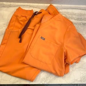Figs light orange large Catrina one pocket top, Zamora pants